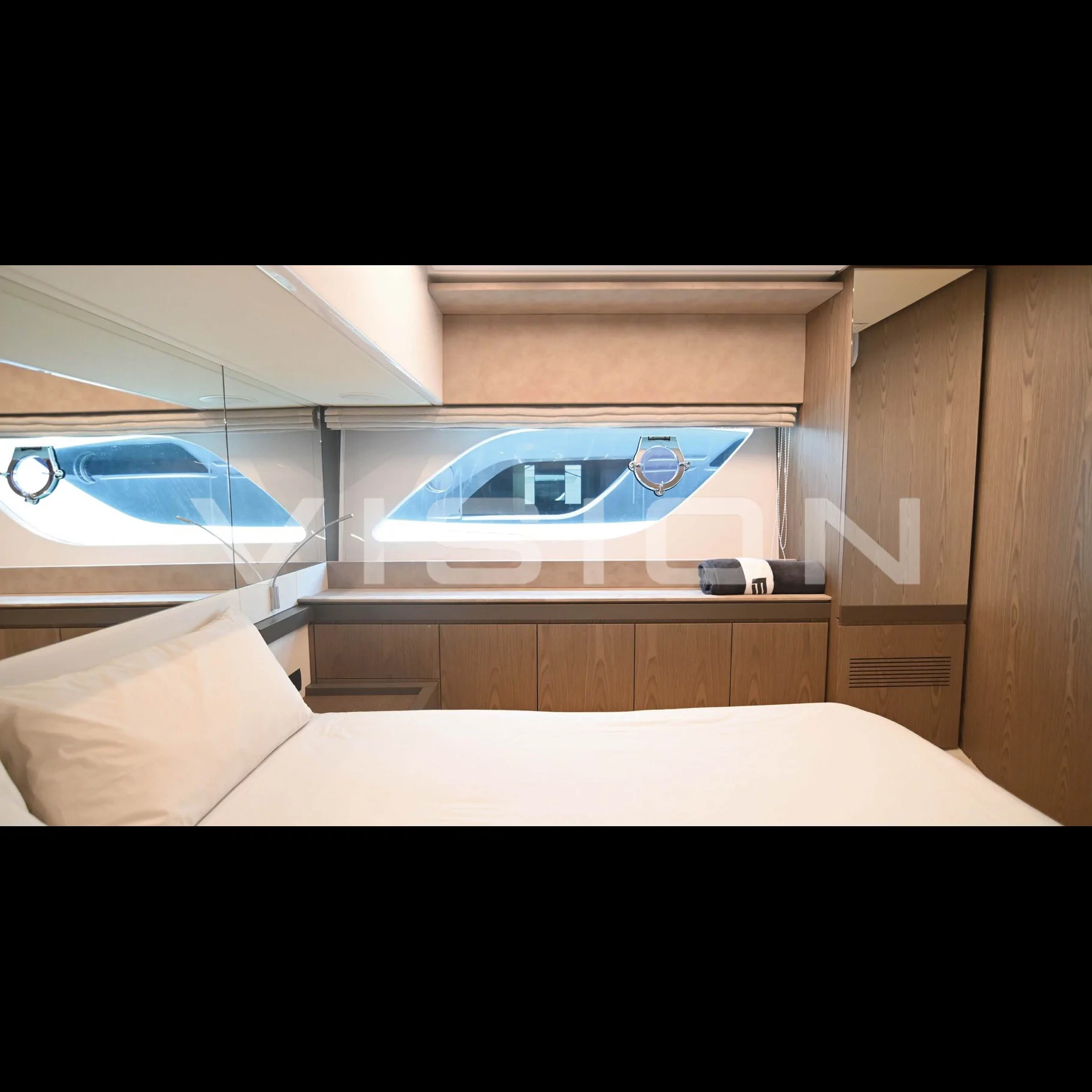 Ferretti 550