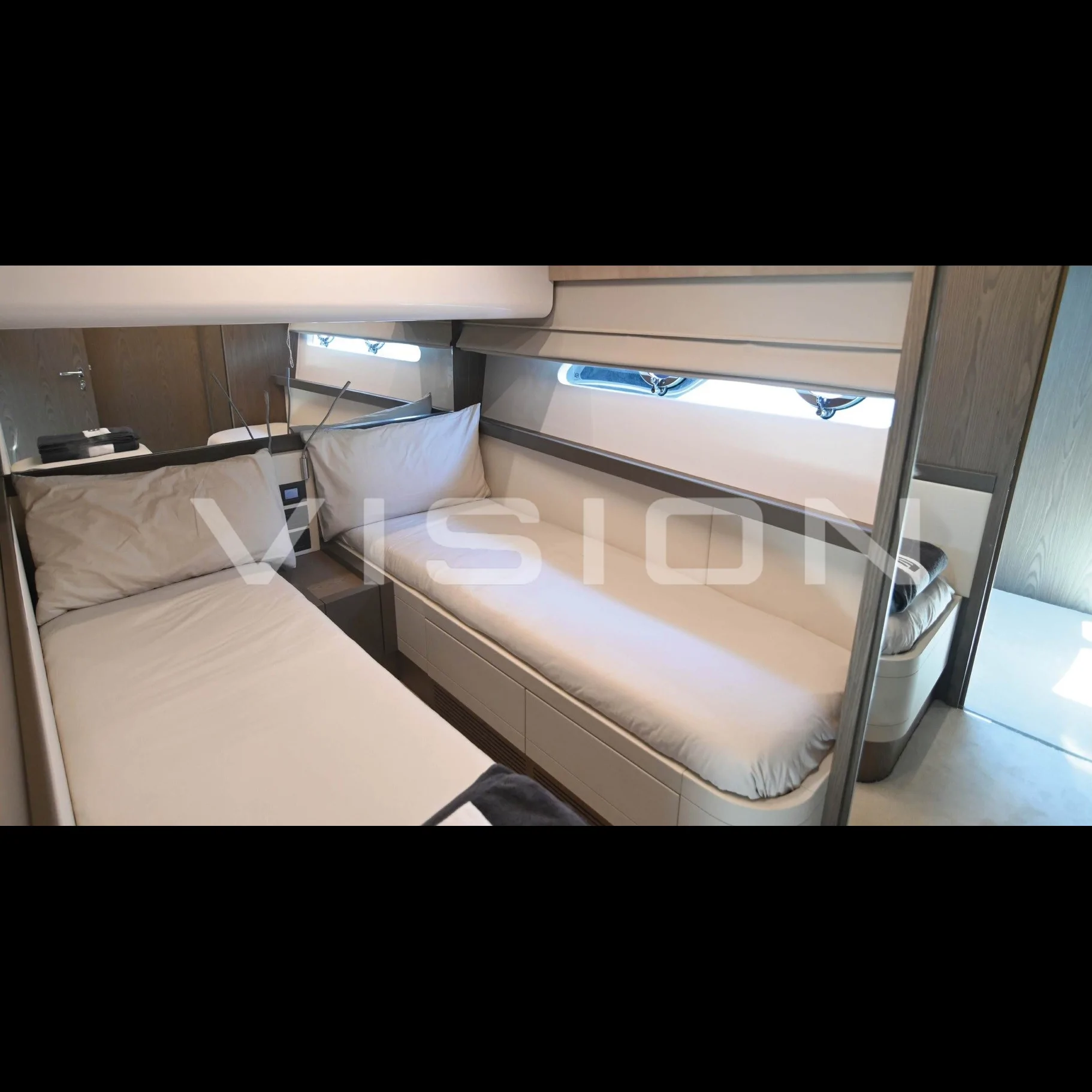 Ferretti 550